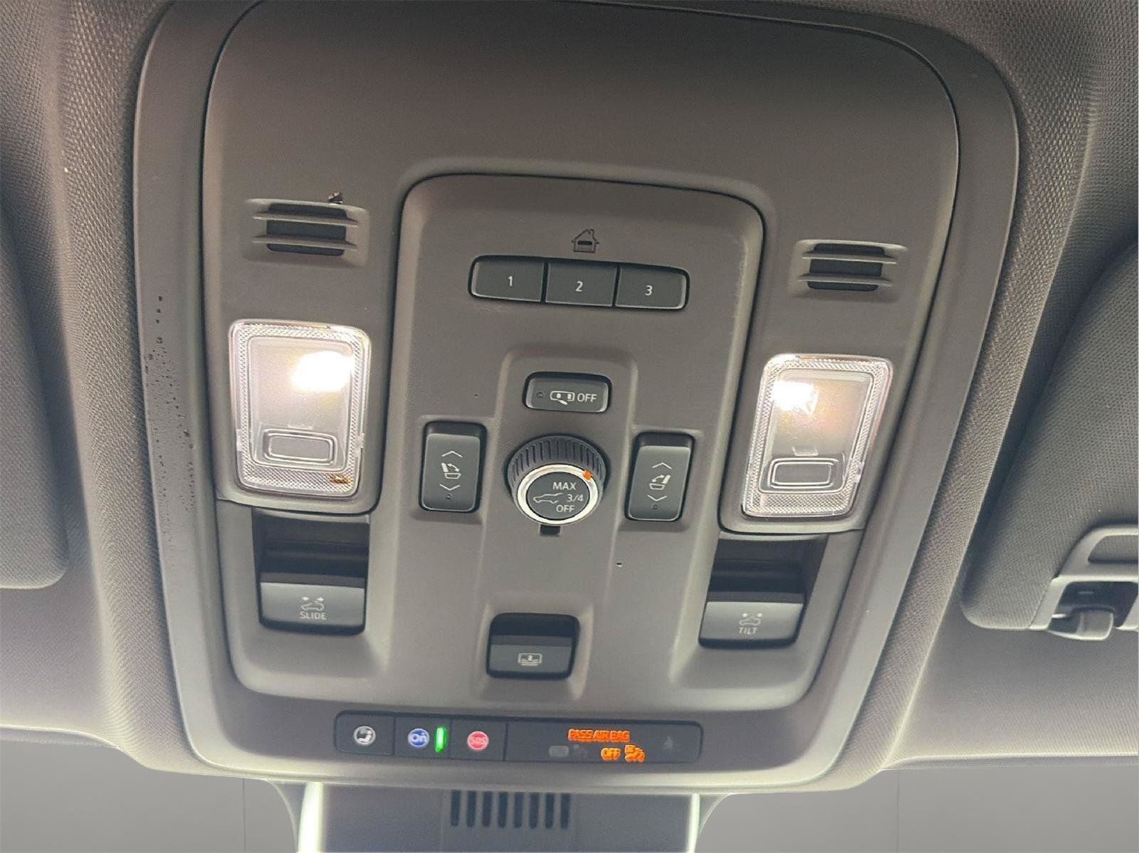 Used 2023 GMC Yukon XL SLT w/ SLT Premium Package AWD/4WD image 34