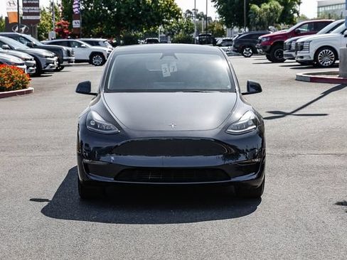 Used 2024 Tesla Model Y Long Range AWD/4WD image 7