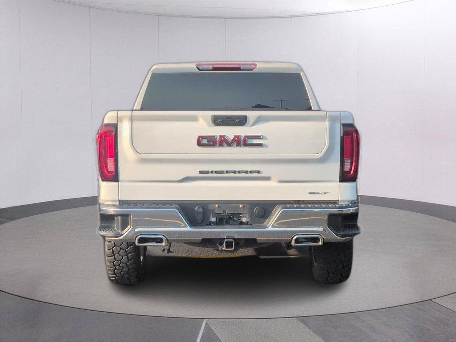 Used 2023 GMC Sierra 1500 SLT w/ SLT Premium Package AWD/4WD image 4