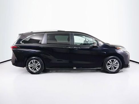 Used 2023 Toyota Sienna Limited AWD/4WD image 9