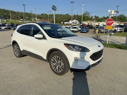 Used 2022 Ford Escape Titanium AWD/4WD image 4