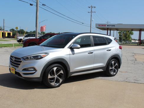 Used 2018 Hyundai Tucson Limited w/ Ultimate Package 02 AWD/4WD image 11