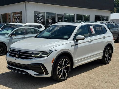 Used 2022 Volkswagen Tiguan SEL R-Line AWD/4WD image 2