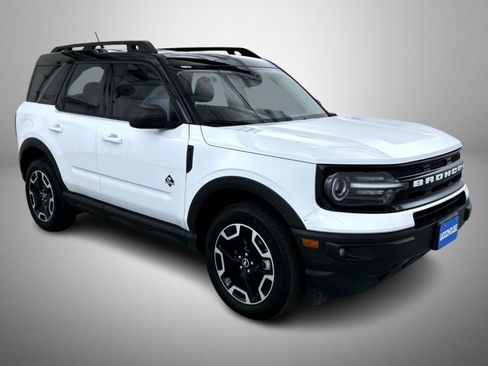 Used 2024 Ford Bronco Sport Outer Banks w/ Tech Package AWD/4WD image 3