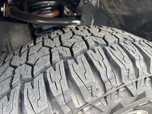 Used 2019 Toyota Tacoma TRD Off-Road AWD/4WD image 31