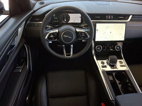 New 2024 Jaguar XF R-Dynamic SE image 9