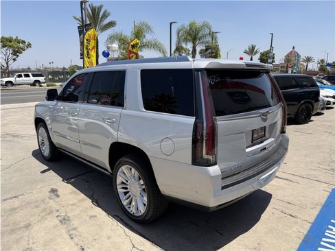 Used 2019 Cadillac Escalade Platinum AWD/4WD image 12