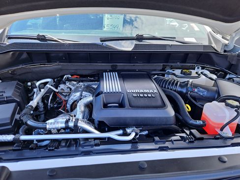 Used 2025 Chevrolet Silverado 1500 High Country w/ Technology Package AWD/4WD image 15