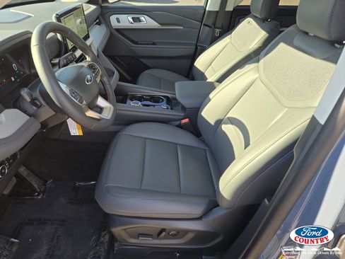 New 2026 Ford Explorer Active w/ Active Comfort Package image 6
