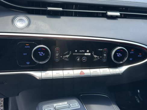 Used 2022 Genesis GV70 3.5T Sport w/ Sport Prestige Package AWD/4WD image 28