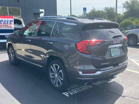 Used 2019 GMC Terrain Denali w/ Advanced Safety Package FWD image 3