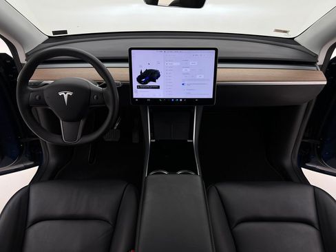 Used 2021 Tesla Model Y Long Range image 2