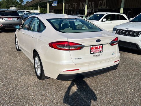 Used 2020 Ford Fusion SE FWD image 8