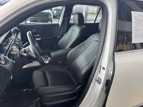 Used 2025 Mercedes-Benz GLB 250 image 39