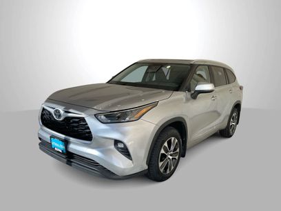 Used 2023 Toyota Highlander XLE