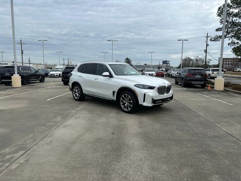 Used 2025 BMW X5 sDrive40i image 3