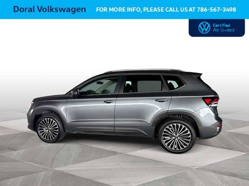 Used 2025 Volkswagen Taos SE FWD image 5