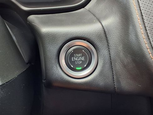 Used 2024 GMC Yukon XL AT4 w/ Technology Package AWD/4WD image 13