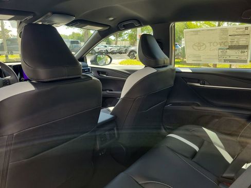 New 2026 Toyota Camry Hybrid FWD image 25