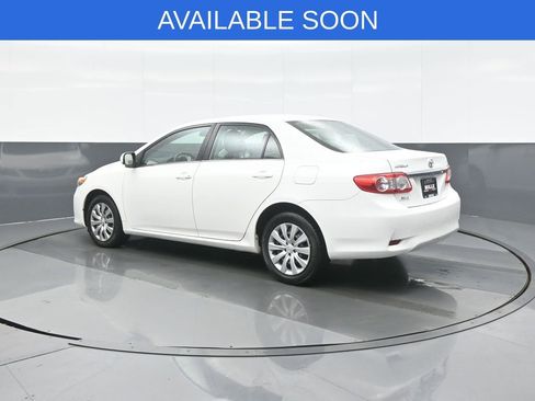 Used 2013 Toyota Corolla LE image 5
