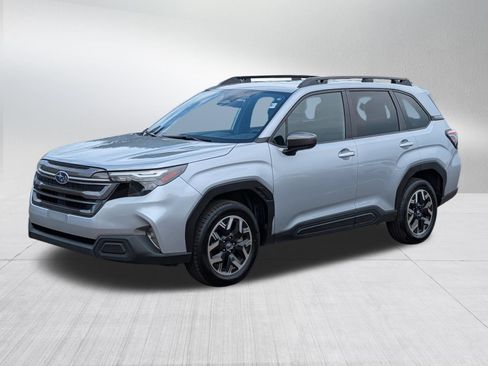 Used 2025 Subaru Forester Premium AWD/4WD image 3
