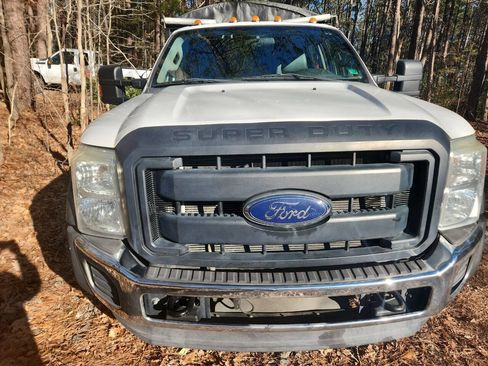 Used 2014 Ford F450 XL w/ Power Equipment Group image 5