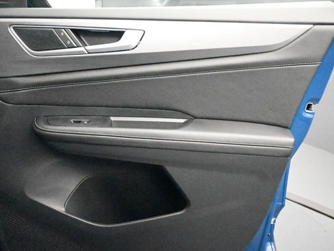 New 2026 Volkswagen Atlas Cross Sport SE FWD image 29