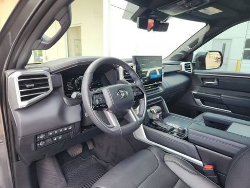 Certified 2024 Toyota Sequoia Platinum AWD/4WD image 15