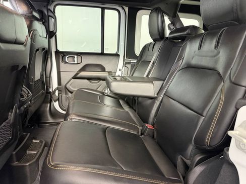 Used 2024 Jeep Wrangler Unlimited Sahara w/ Safety Group AWD/4WD image 19