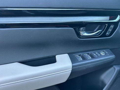 Used 2025 Honda CR-V EX-L image 11