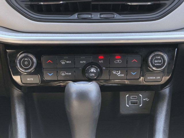 Used 2025 Jeep Compass Limited AWD/4WD image 21