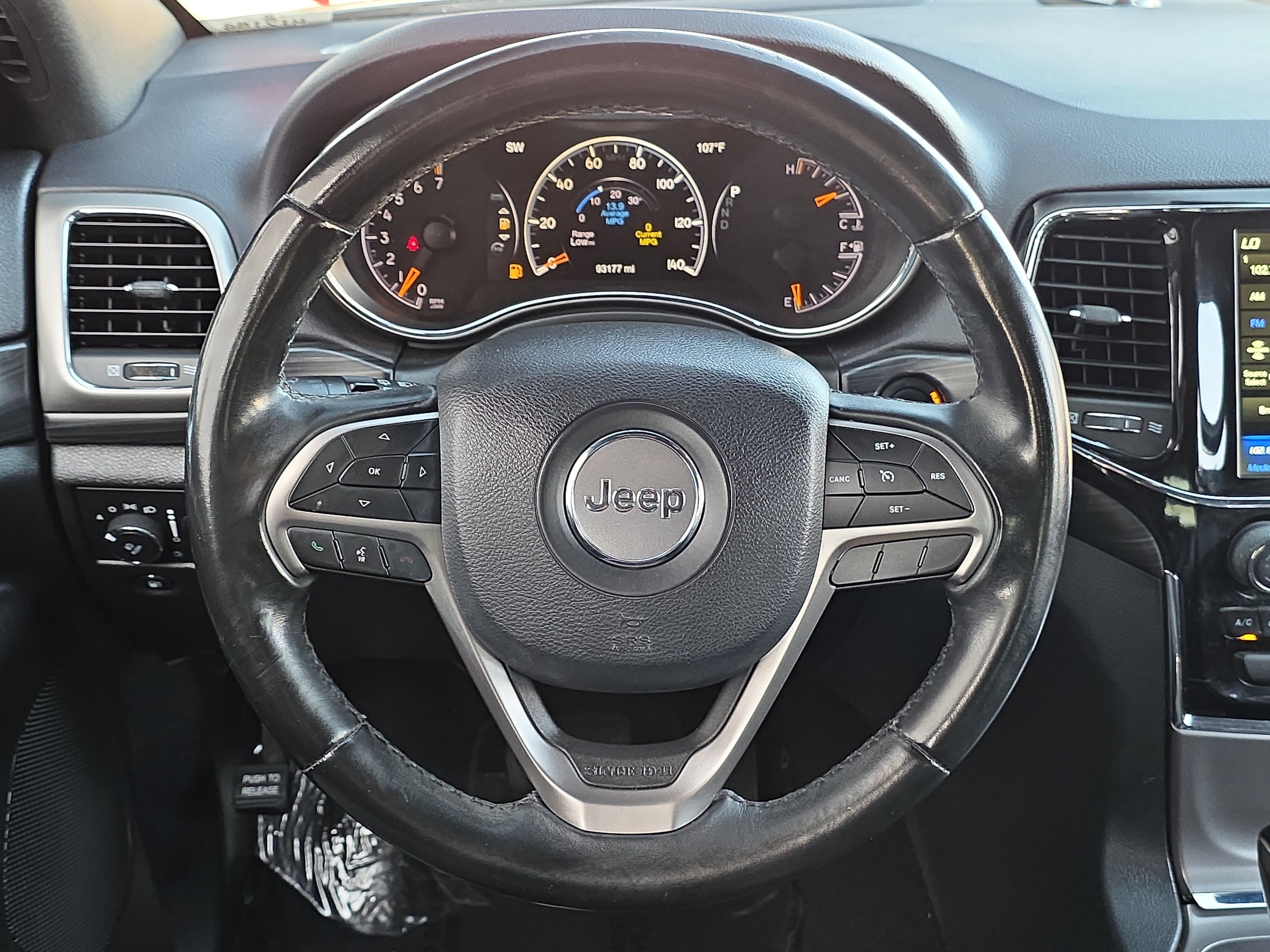 Used 2020 Jeep Grand Cherokee Laredo w/ Laredo X Package RWD image 12