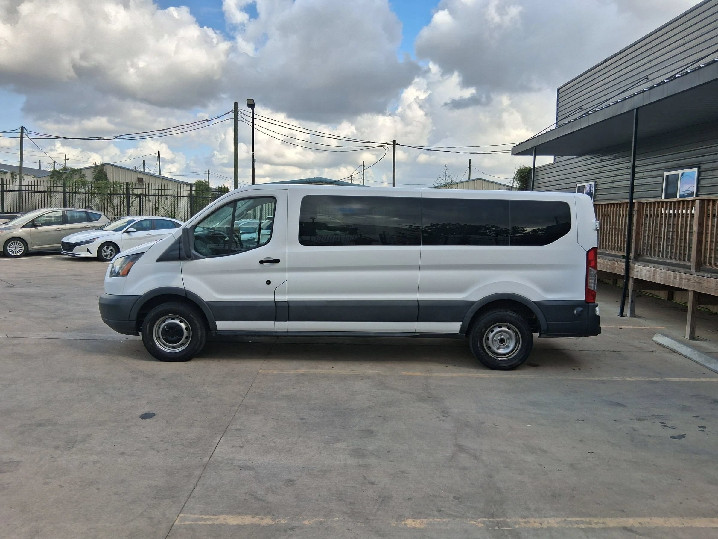 Used 2018 Ford Transit 350 XL RWD image 3