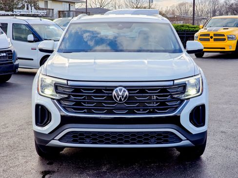 Used 2024 Volkswagen Atlas Cross Sport SE image 4