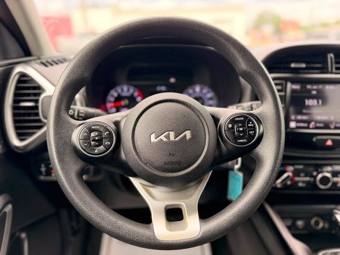 Used 2022 Kia Soul LX w/ Technology Package FWD image 18