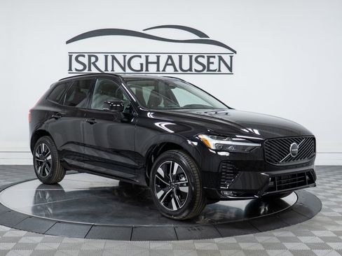 New 2026 Volvo XC60 B5 Core w/ Climate Package image 3