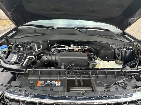 Used 2022 Ford Explorer XLT image 19