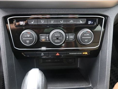 Certified 2023 Volkswagen Atlas Cross Sport SEL R-Line image 4