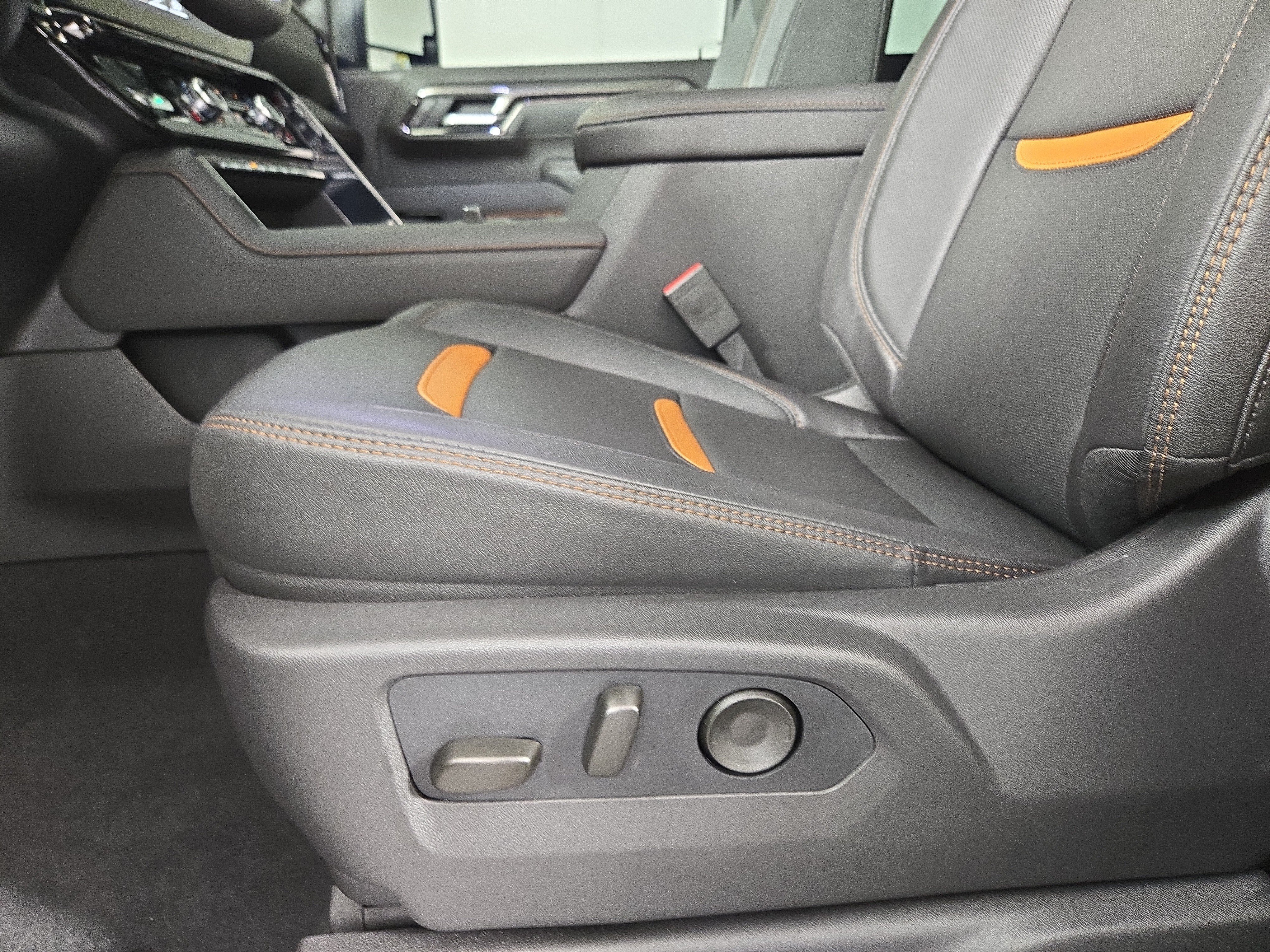 Certified 2026 GMC Sierra 2500 AT4 w/ AT4 Premium Plus Package AWD/4WD image 31