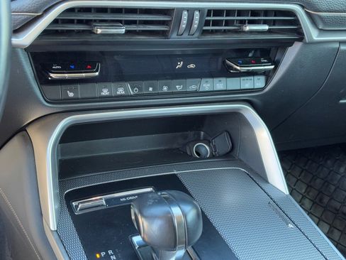 Used 2025 MAZDA CX-70 3.3 Turbo w/ Preferred Package image 26