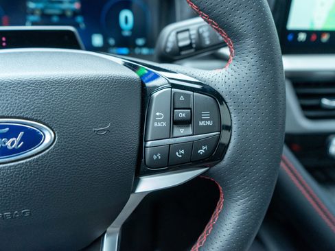 Used 2025 Ford Explorer ST-Line w/ Premium Package image 27