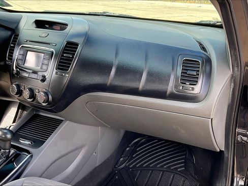 Used 2017 Kia Forte LX w/ LX Popular Package image 19