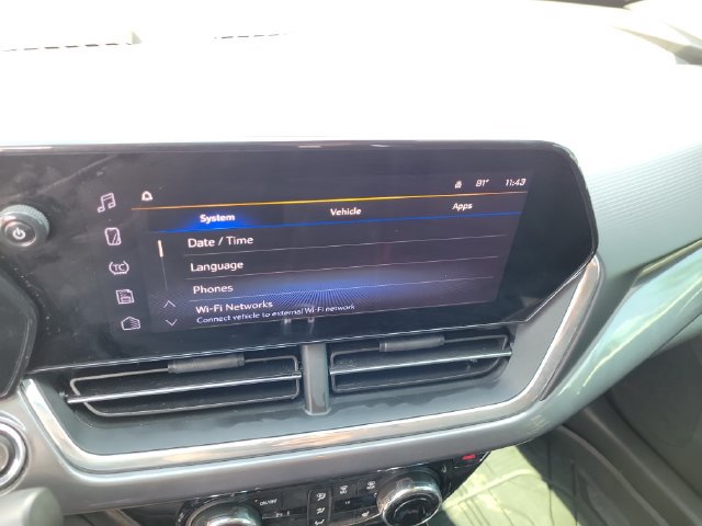 Used 2025 Chevrolet Trax ACTIV FWD image 32