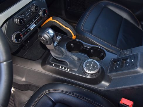 Used 2023 Ford Bronco Badlands w/ Sasquatch Package image 10