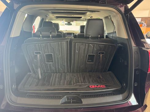 Used 2017 GMC Acadia Denali w/ Technology Package AWD/4WD image 10