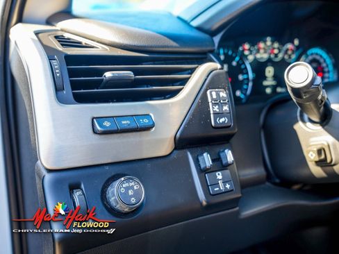 Used 2020 GMC Yukon Denali w/ Denali Premium Package image 18