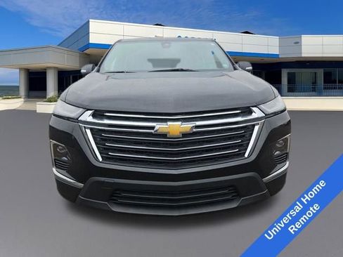 Used 2023 Chevrolet Traverse LT image 9