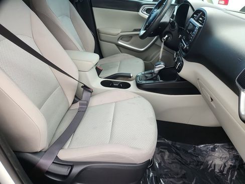 Used 2022 Kia Soul LX FWD image 13