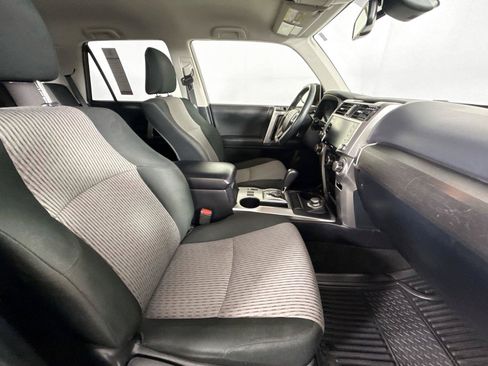 Used 2021 Toyota 4Runner SR5 AWD/4WD image 39