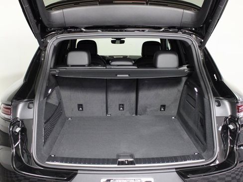 Used 2025 Porsche Cayenne image 13